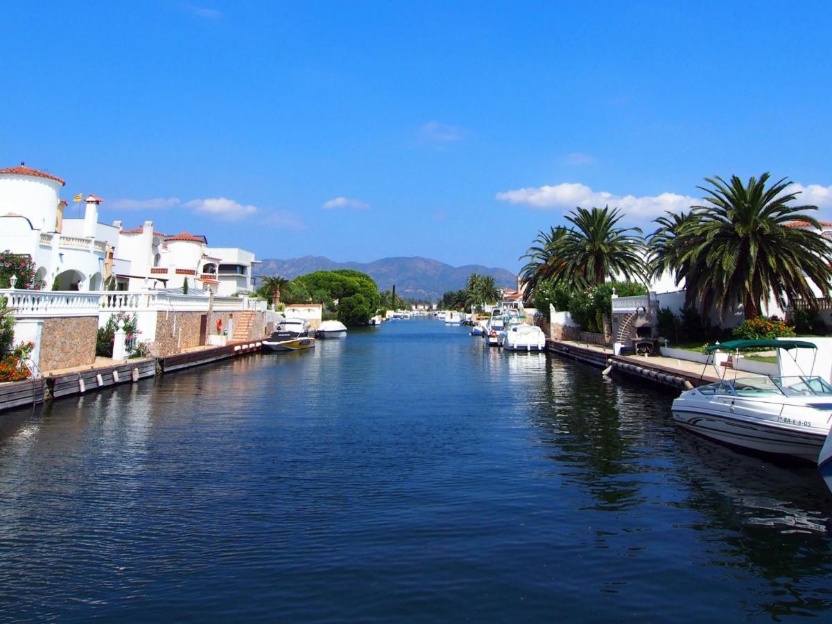 Holiday Home Requesens Canal Empuriabrava Zewnętrze zdjęcie