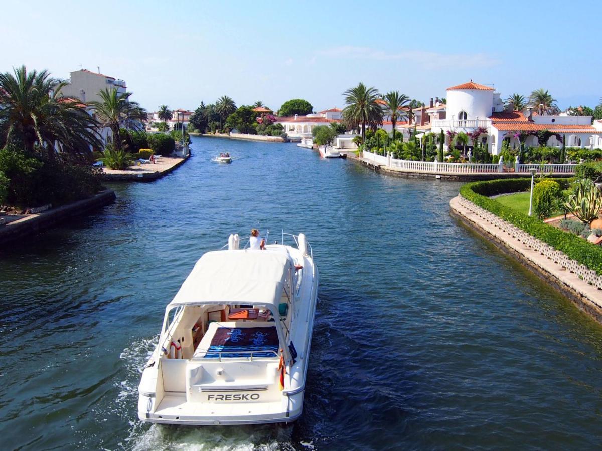 Holiday Home Requesens Canal Empuriabrava Zewnętrze zdjęcie